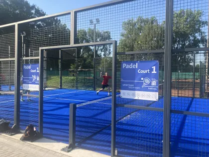 Padel-Match auf Court 1 im Sportpark Weywiesen Bottrop